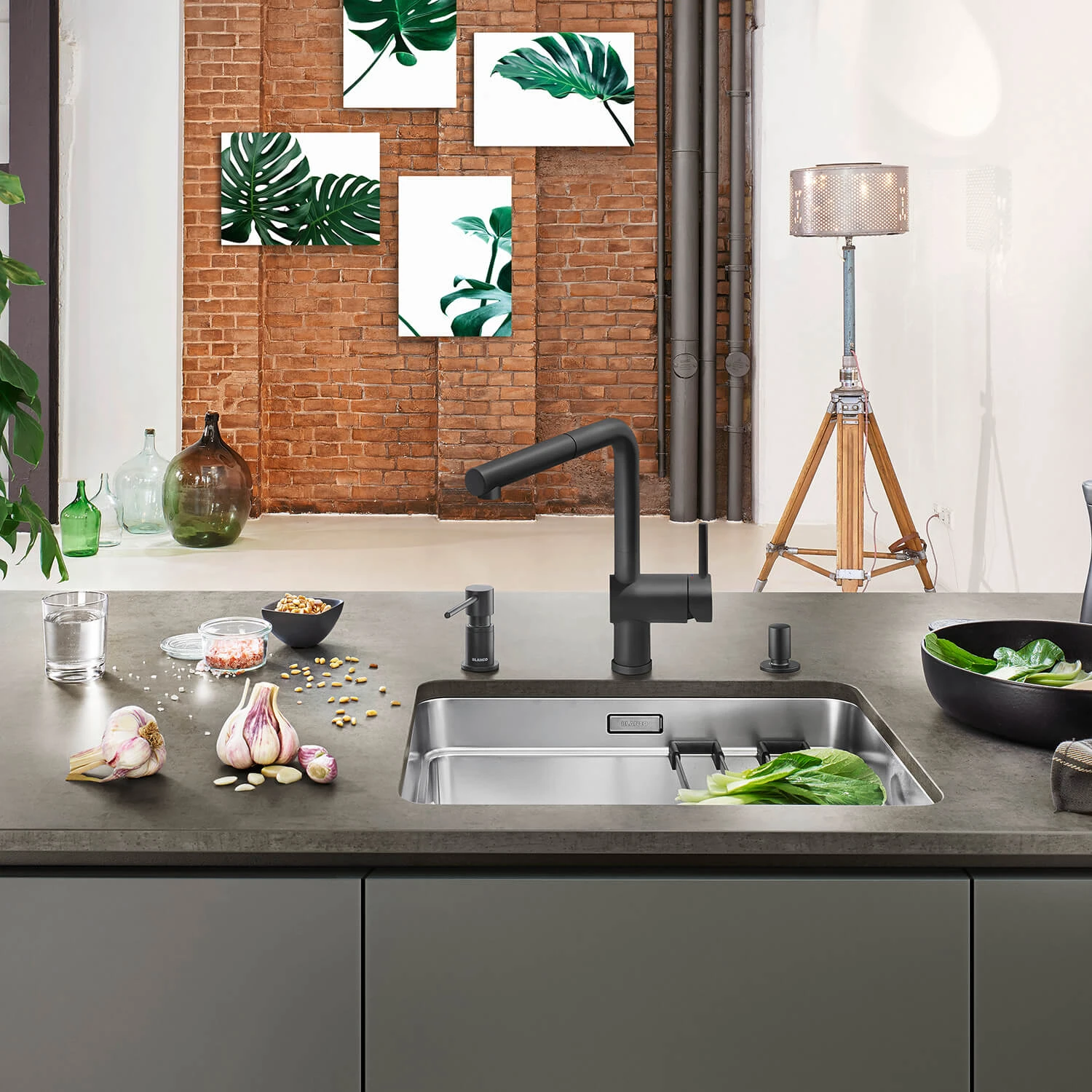 Blanco Etagon Large 1 Bowl Satin Polish Undermount Stainless Steel Kitchen Sink & Waste - 540 X 440mm 5 Blanco Etagon Large 1 Bowl Satin Polish Undermount Stainless Steel Kitchen Sink & Waste - 540 X 440mm - Image 3