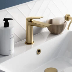 Britton Bathrooms Greenwich Mono Basin Mixer Tap - Brushed Brass -Vado Sale Store britton greenwich mono basin tap brushed brass lifestyle 2