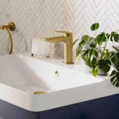 Britton Bathrooms Greenwich Mono Basin Mixer Tap - Brushed Brass -Vado Sale Store britton greenwich mono basin tap brushed brass lifestyle 3