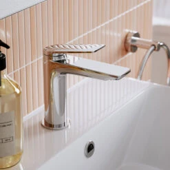 Britton Bathrooms Greenwich Mono Basin Mixer Tap - Chrome -Vado Sale Store britton greenwich mono basin tap chrome lifestyle 2