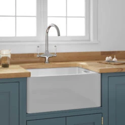 Butler & Rose Ceramic Fireclay Belfast Traditional Kitchen Sink With Weir Overflow & Basket Strainer Waste - 595 X 455mm -Vado Sale Store butler and rose belfast weir overflow lifestyle5