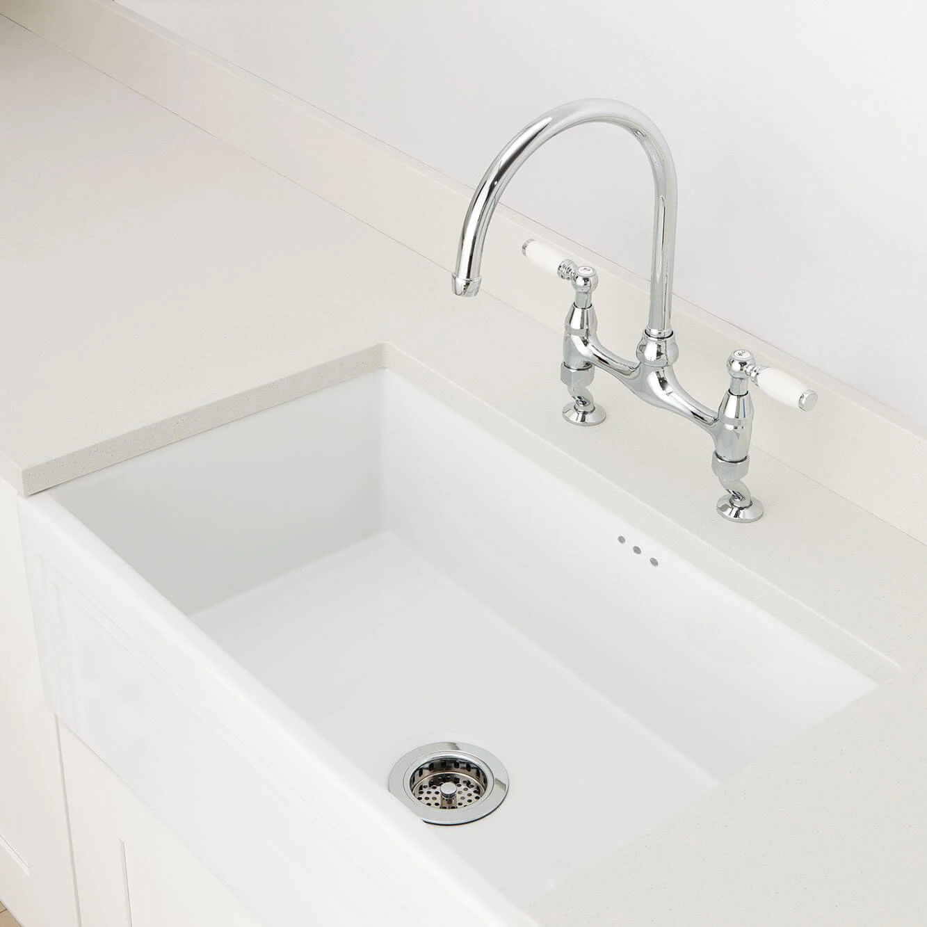 Caple Belfast Large Single Bowl White Ceramic Kitchen Sink - 760 X 460mm 4 Caple Belfast Large Single Bowl White Ceramic Kitchen Sink - 760 X 460mm - Image 2