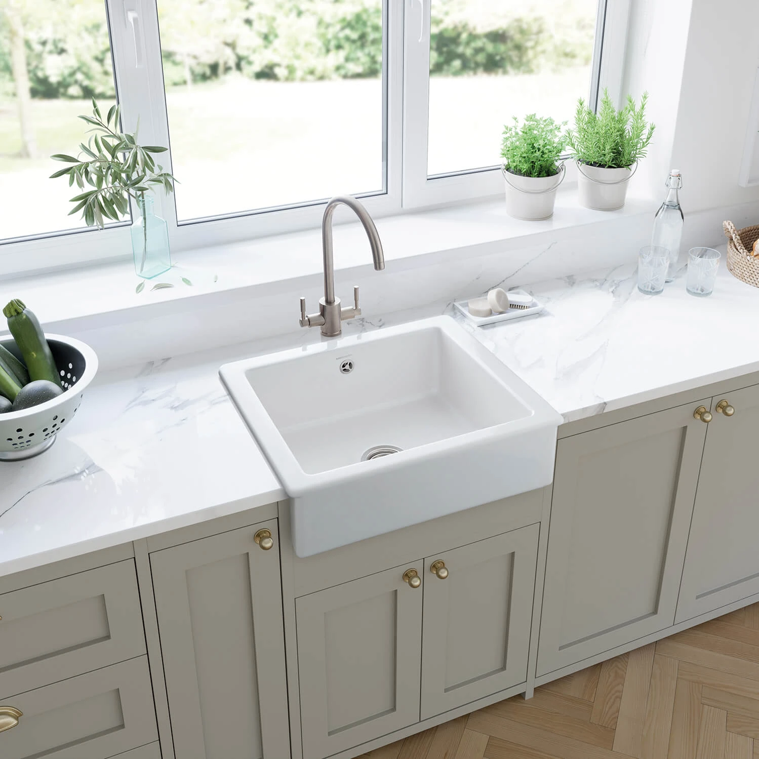 Rangemaster Hartland Belfast 1 Bowl Gloss White Fireclay Ceramic Kitchen Sink & Waste - 622 X 494mm 5 Rangemaster Hartland Belfast 1 Bowl Gloss White Fireclay Ceramic Kitchen Sink & Waste - 622 X 494mm - Image 3