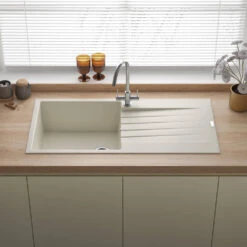Reginox Harlem 1 Bowl White Granite Composite Kitchen Sink & Waste Kit - 1000 X 500mm 28 Reginox Harlem 1 Bowl White Granite Composite Kitchen Sink & Waste Kit - 1000 X 500mm -Vado Sale Store reginox harlem 1 bowl caffe silvery granite composite kitchen sink lifestyle 2