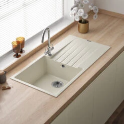 Reginox Harlem 1 Bowl White Granite Composite Kitchen Sink & Waste Kit - 1000 X 500mm 24 Reginox Harlem 1 Bowl White Granite Composite Kitchen Sink & Waste Kit - 1000 X 500mm -Vado Sale Store reginox harlem 1 bowl caffe silvery granite composite kitchen sink lifestyle