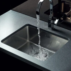 Reginox Kansas Single Bowl Stainless Steel Kitchen Sink & Waste - 540 X 440mm -Vado Sale Store reginox kansas single bowl kansas l50x40