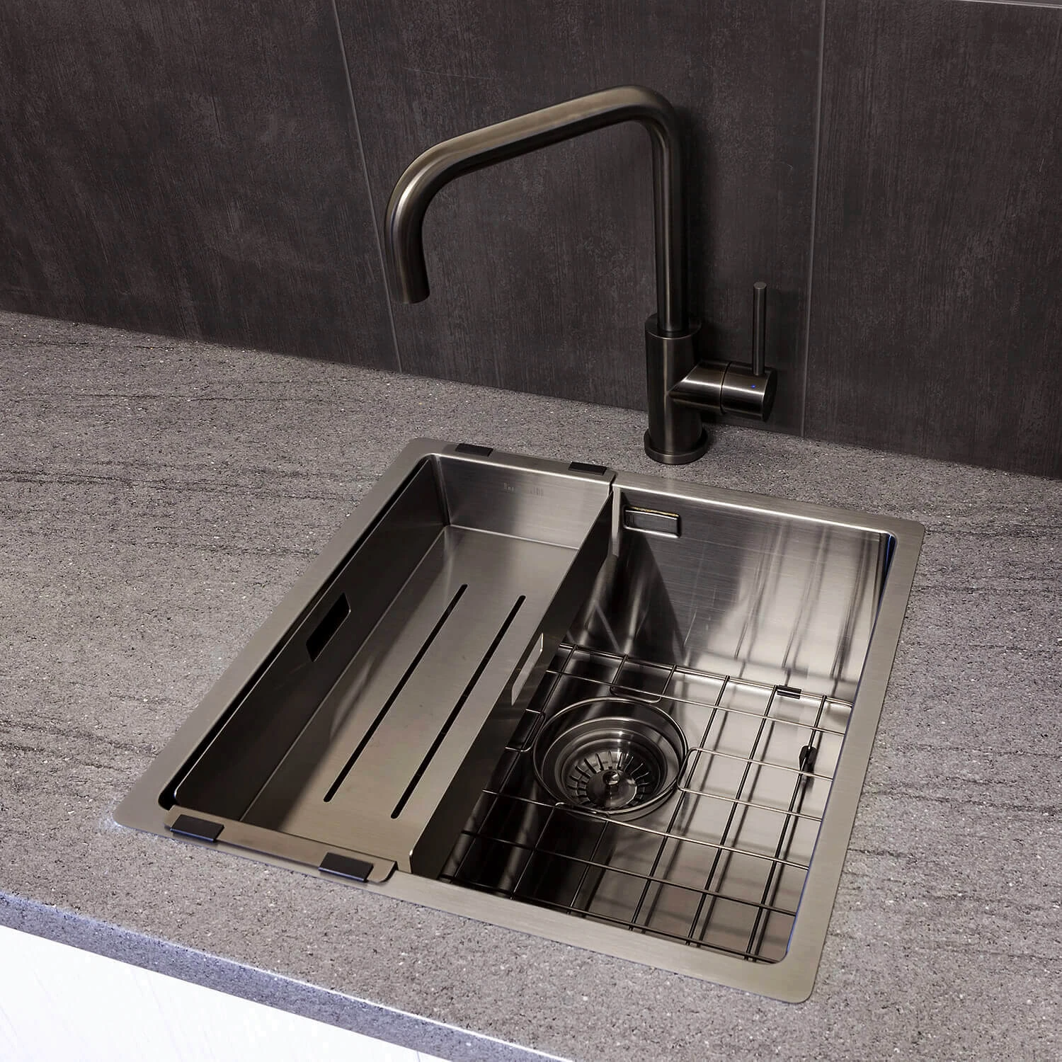 Reginox Miami 1 Bowl Gunmetal Stainless Steel Inset / Undermount Kitchen Sink - 440 X 440mm 4 Reginox Miami 1 Bowl Gunmetal Stainless Steel Inset / Undermount Kitchen Sink - 440 X 440mm - Image 2