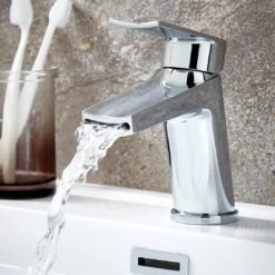 Vellamo Poise Mono Basin Mixer & Bath Shower Mixer With Shower Kit 9 Vellamo Poise Mono Basin Mixer & Bath Shower Mixer With Shower Kit -Vado Sale Store tap231 lifestyle 2