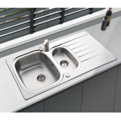 Vellamo Curva 1.5 Bowl Satin Stainless Steel Kitchen Sink & Waste With Reversible Drainer - 950 X 508mm