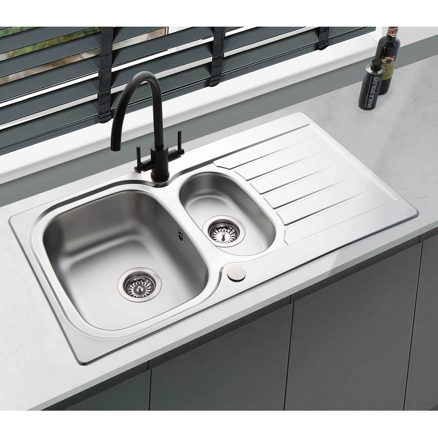 Vellamo Curva 1.5 Bowl Satin Stainless Steel Kitchen Sink & Waste With Reversible Drainer - 950 X 508mm 6 Vellamo Curva 1.5 Bowl Satin Stainless Steel Kitchen Sink & Waste With Reversible Drainer - 950 X 508mm - Image 4