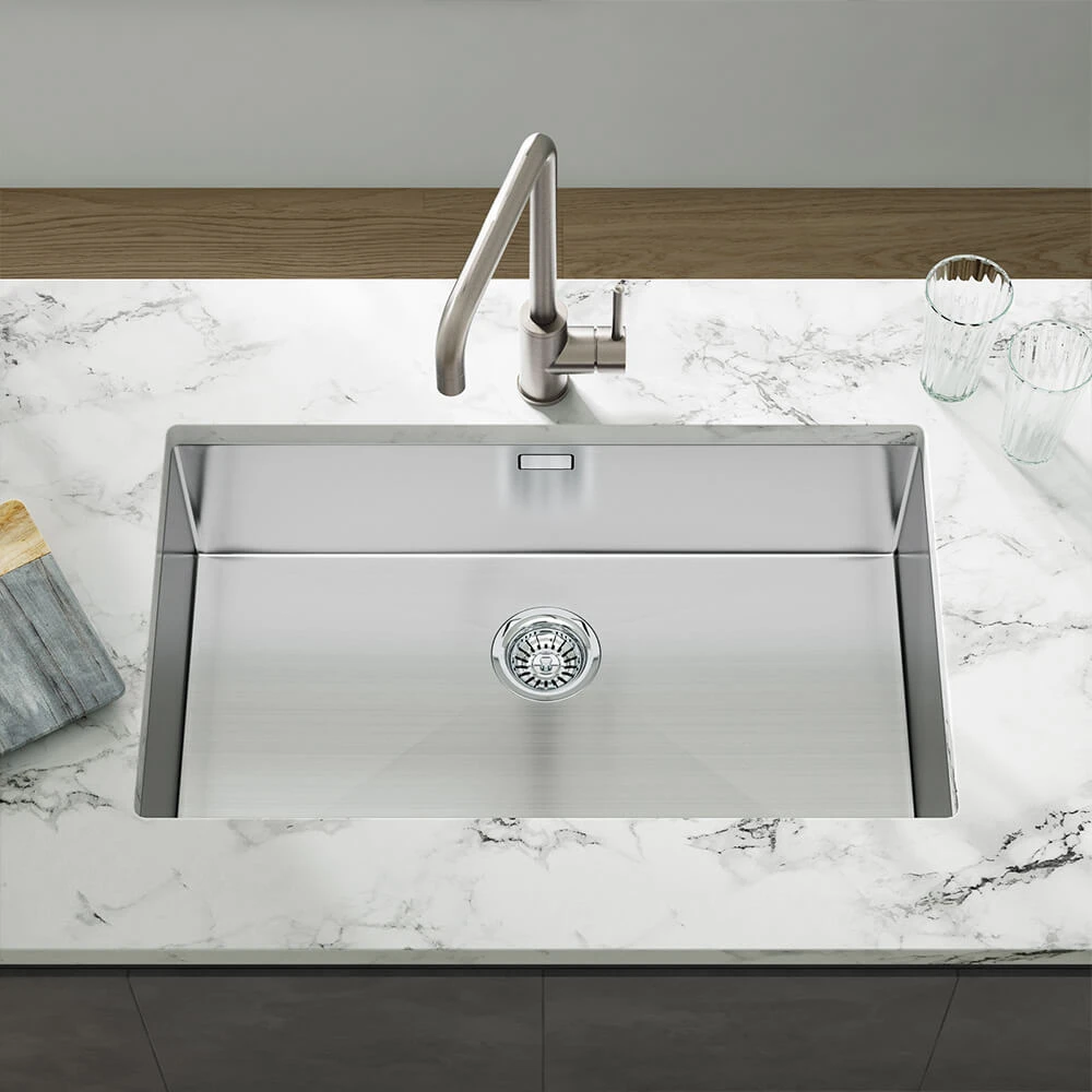 Vellamo Edge Extra Large 1 Bowl Undermount Stainless Steel Kitchen Sink & Waste Kit - 730 X 430mm 3 Vellamo Edge Extra Large 1 Bowl Undermount Stainless Steel Kitchen Sink & Waste Kit - 730 X 430mm