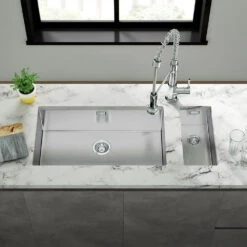 Vellamo Edge Extra Large 1 Bowl Undermount Stainless Steel Kitchen Sink & Waste Kit - 730 X 430mm 12 Vellamo Edge Extra Large 1 Bowl Undermount Stainless Steel Kitchen Sink & Waste Kit - 730 X 430mm -Vado Sale Store vellamo edge 1 large bowl with 0.5 bowl undermount kitchen sink lifestyle 2