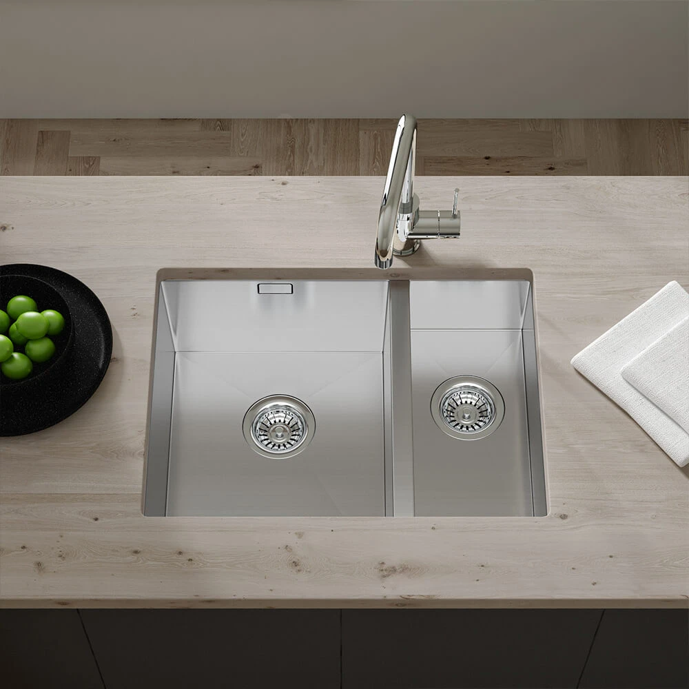 Vellamo Edge 1.5 Bowl Inset/Undermount Stainless Steel Kitchen Sink & Waste Kit With Right Hand Main Bowl - 580 X 430mm 5 Vellamo Edge 1.5 Bowl Inset/Undermount Stainless Steel Kitchen Sink & Waste Kit With Right Hand Main Bowl - 580 X 430mm - Image 3